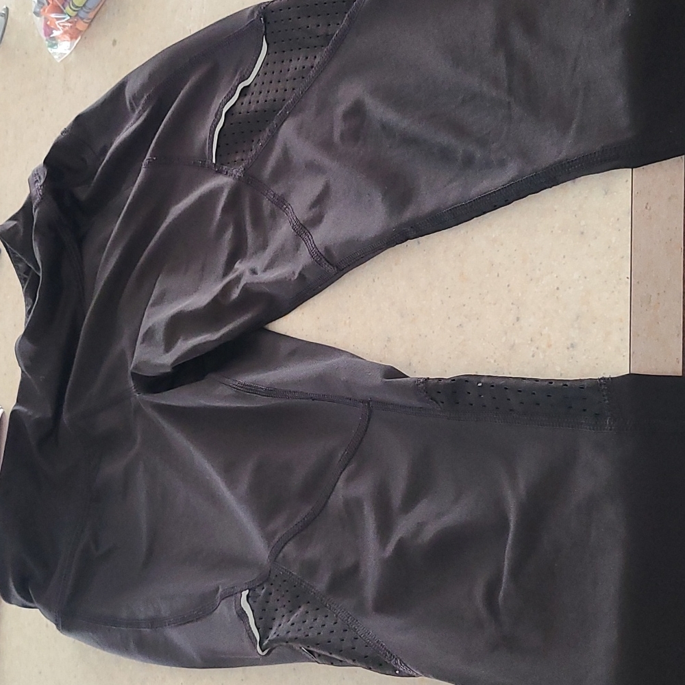 Black yoga pants